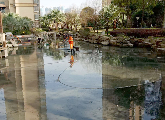 札达景观池淤泥清理